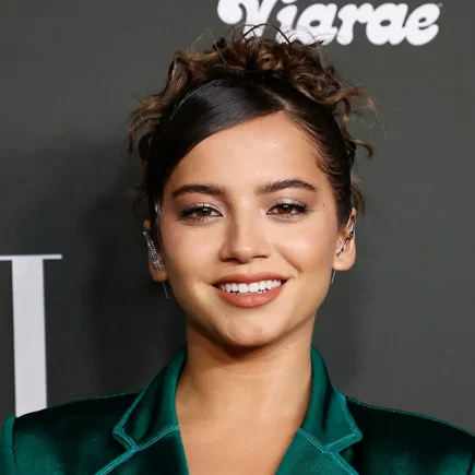 Isabela Merced Height